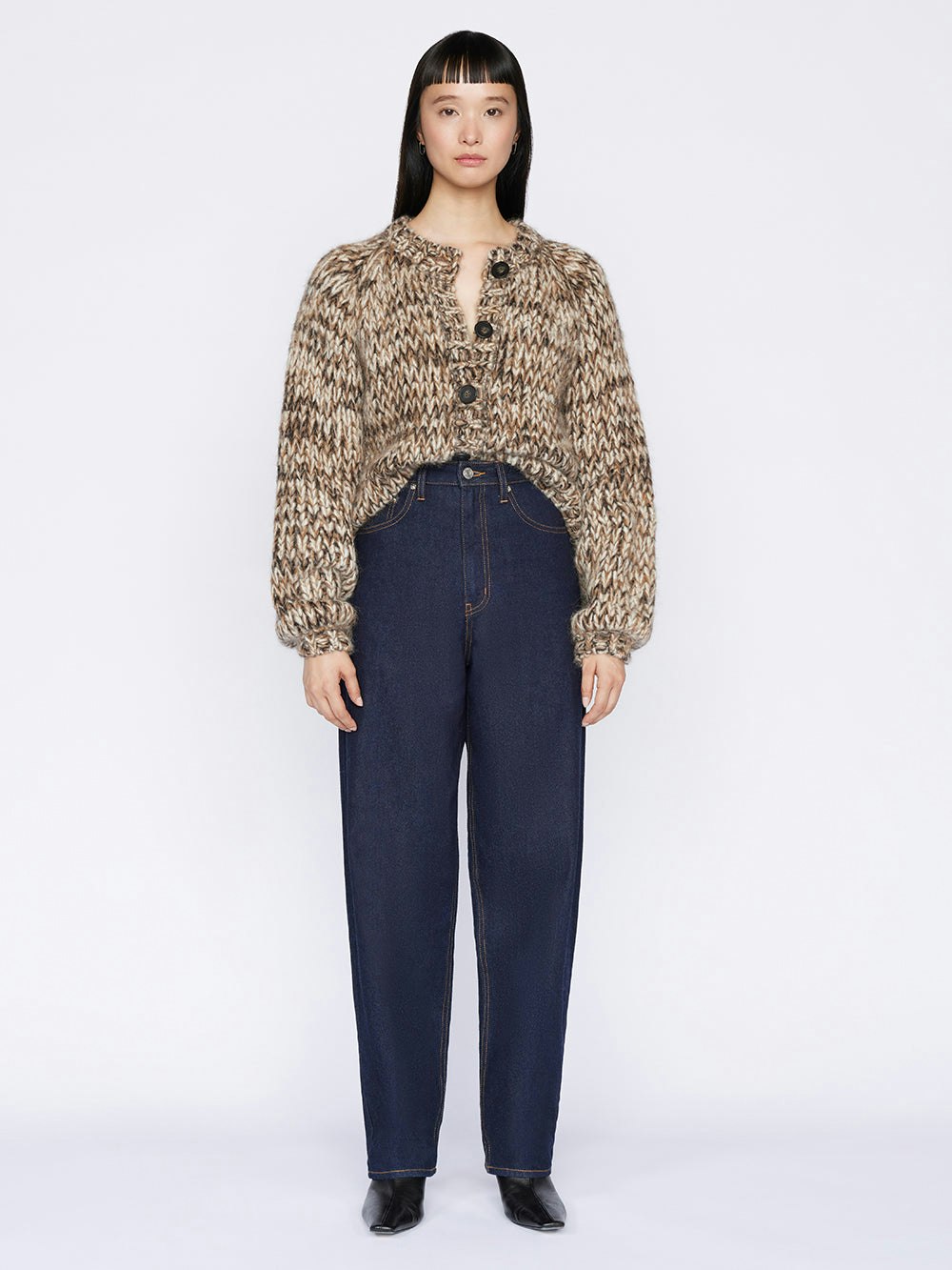 sweater full body view alt:hover